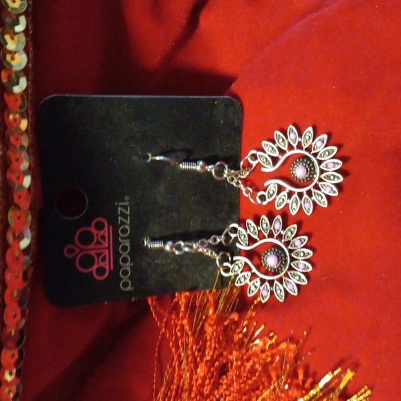 Paparazzi dangle earrings - Picture 1 of 3